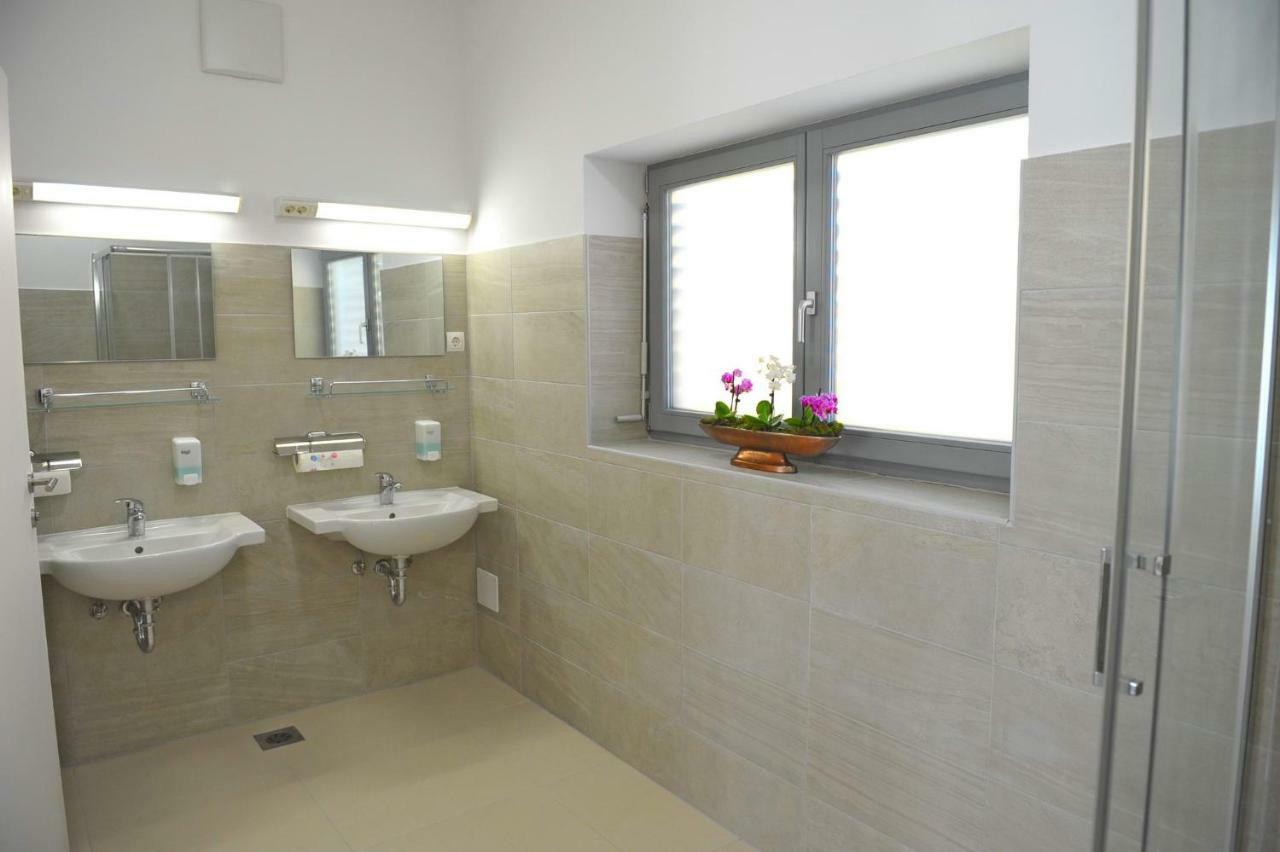 Hostel Ormoz المظهر الخارجي الصورة