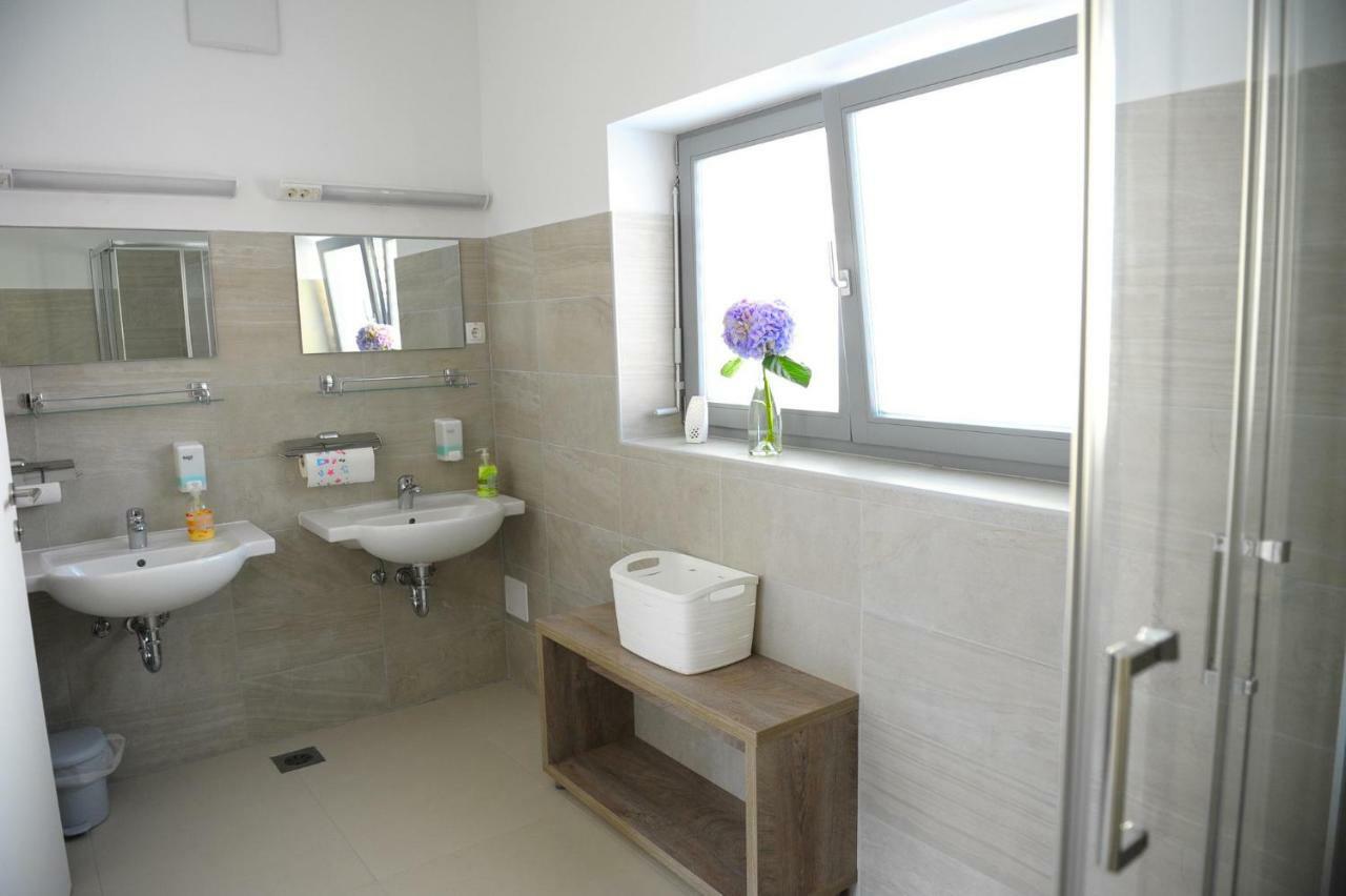 Hostel Ormoz المظهر الخارجي الصورة